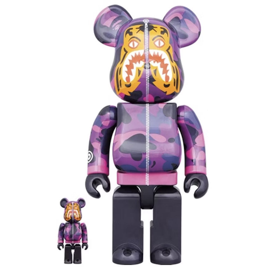 400% ja 100% Bearbrick-setti - BAPE:n Camo Tiger (violetti versio)